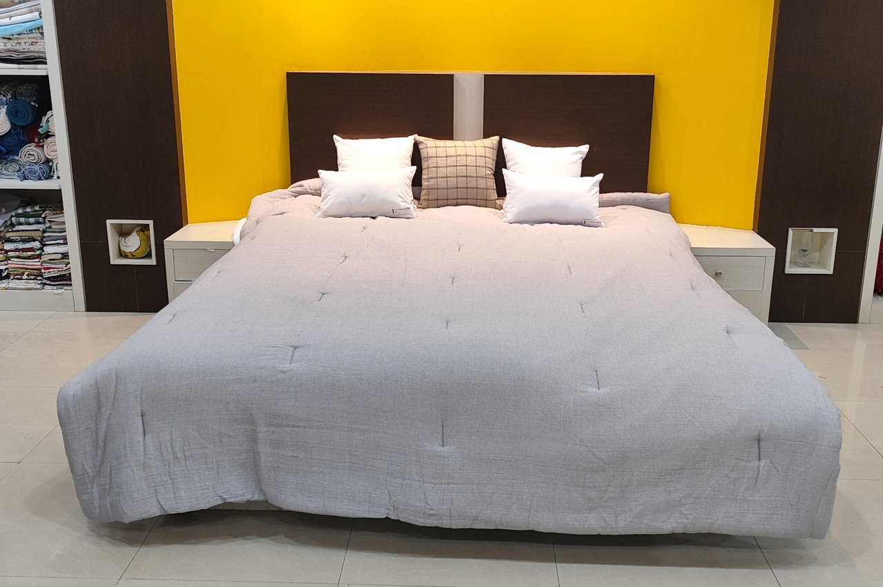 100% Cotton Comforter with Poly Wadding Stock Offer # 3221